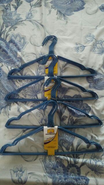 Gantungan Baju / Hanger Baju Besi Warna Isi 10