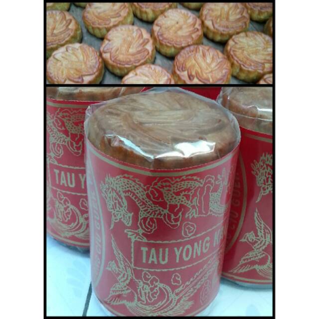 

Kue bulan ( Moon Cake) chinese tradisional snack