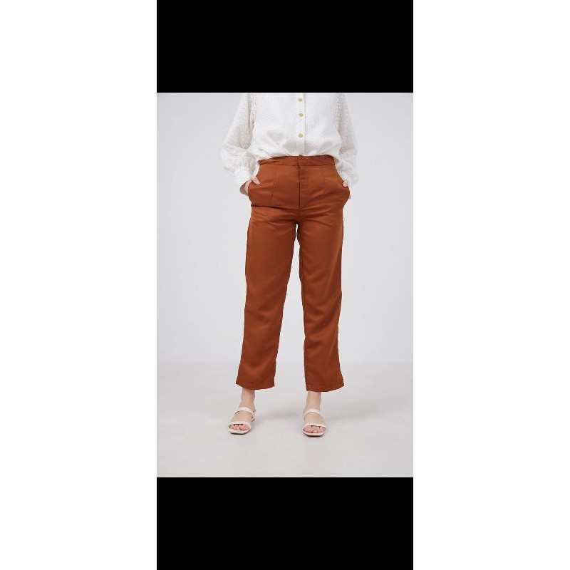 Berrybenka Lorisa Straight Pants Brown