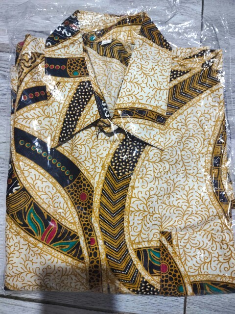 Kemeja Batik Lengan Pendek Black Sweet ( Size M, L, Xl, Xxl )