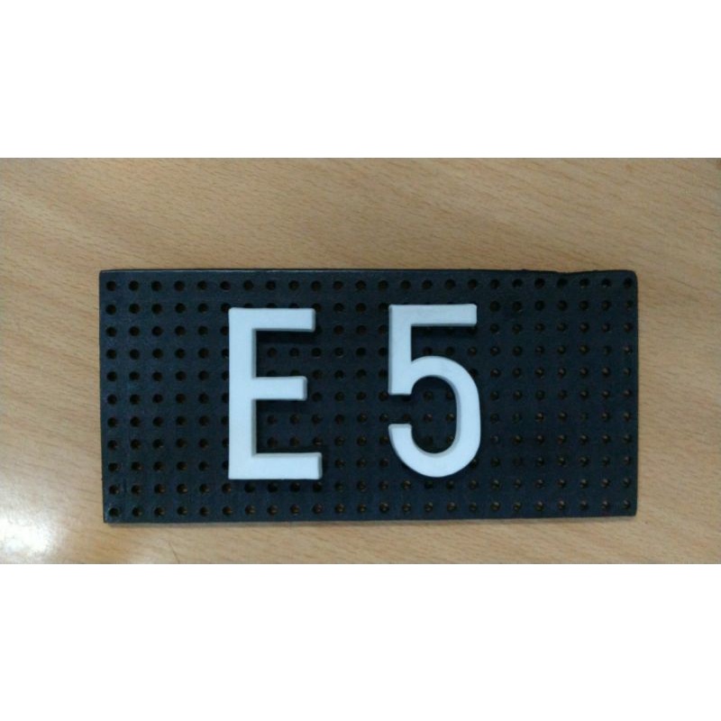 

Huruf Angka Plastik 5 Cm (2 inch) Untuk Papan Moviboard/Papan Rates.