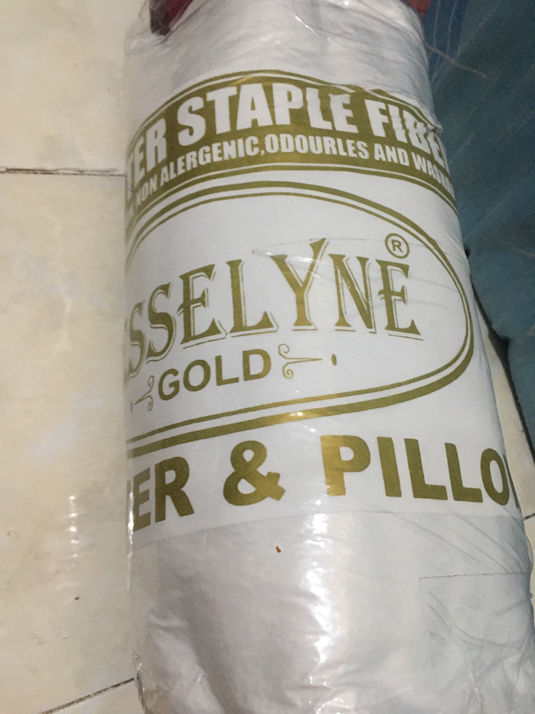 Bantal Jumbo /bantal Tidur 1pc /bantal Hotel Jesselyn Gold