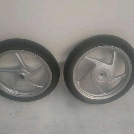 Velg racing Honda beat karbu atau vario 110 silver