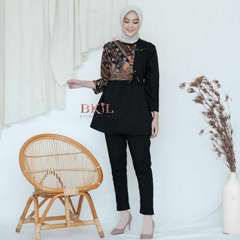 Batik wanita ASJ SA HRB026 Kenongo Kemeja Tosca Pendek-Isabel daun hitam