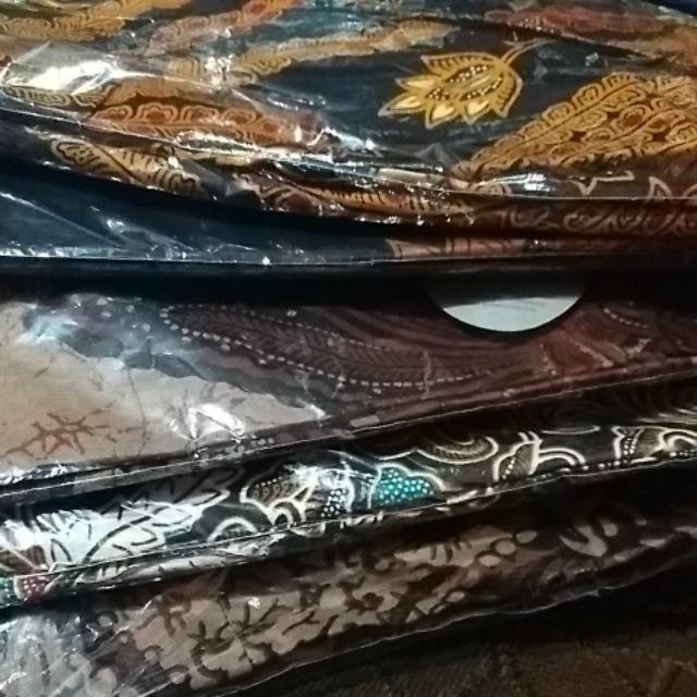 Kemeja Batik Pria Motif Ayam Ketawa