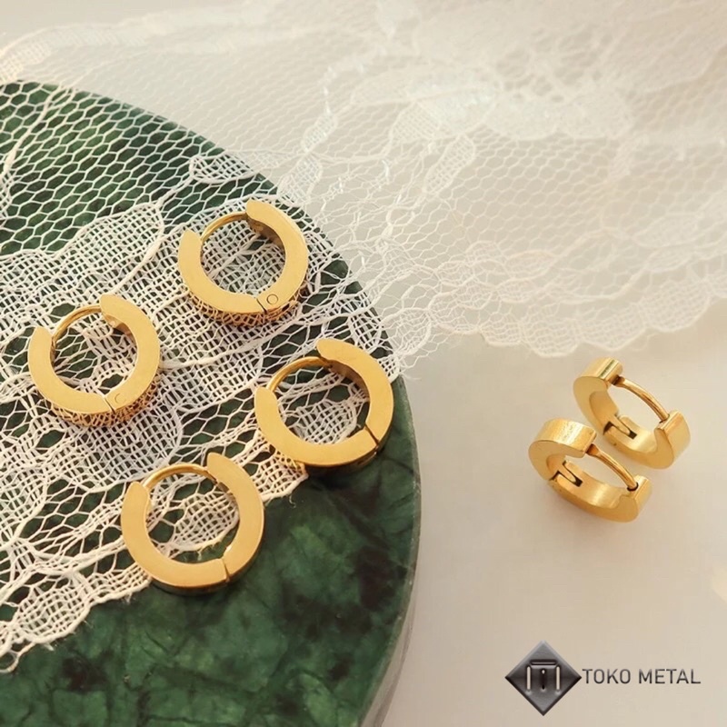 Anting 100% Titanium Kualitas Tinggi Kotak Tindik / Pircing / Pria &amp; Wanita 1 Cm [Toko Metal]