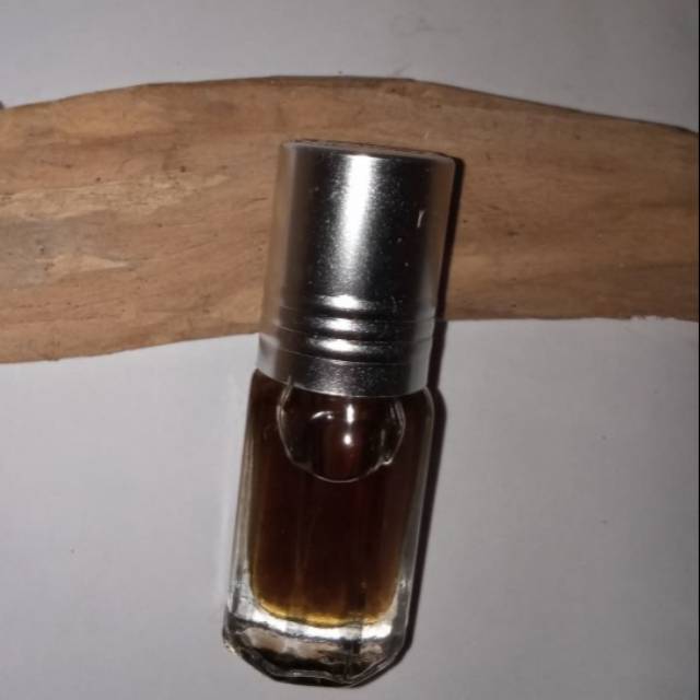 Minyak parfum Kenanga Arum