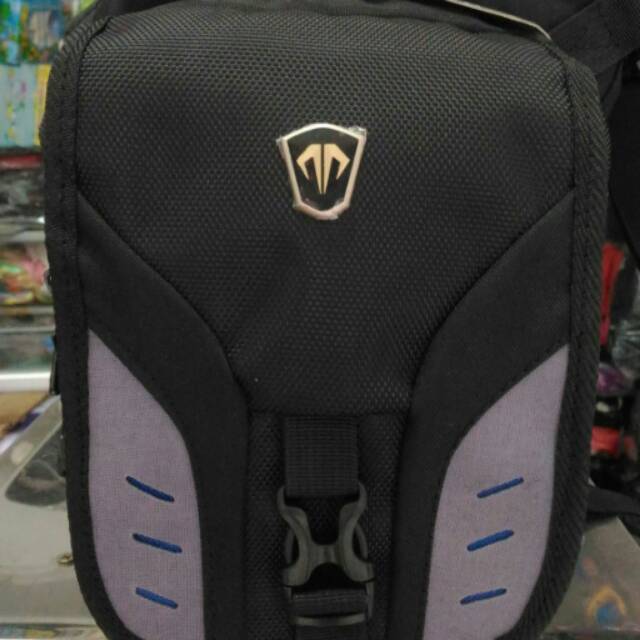 TAS SELEMPANG PAHA MERK TRACKER