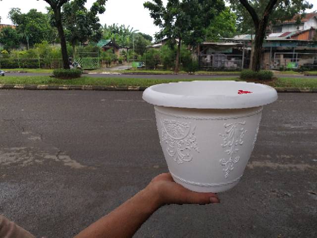 Pot bunga putih flora 25cm (CJP)