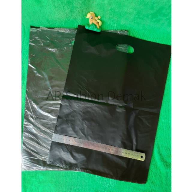 

Plastik packing polos ukuran 35cmx50cm /plastik polos /plastik plong polos
