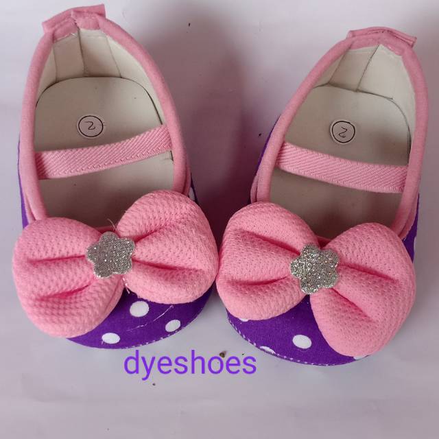 Sepatu bayi polka ungu