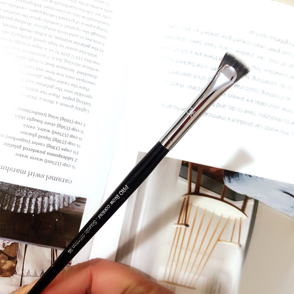 1 Pc Brush Makeup Bentuk Kipas Aksen Glitter Untuk Alis Eyeshadow Highlight Powder
