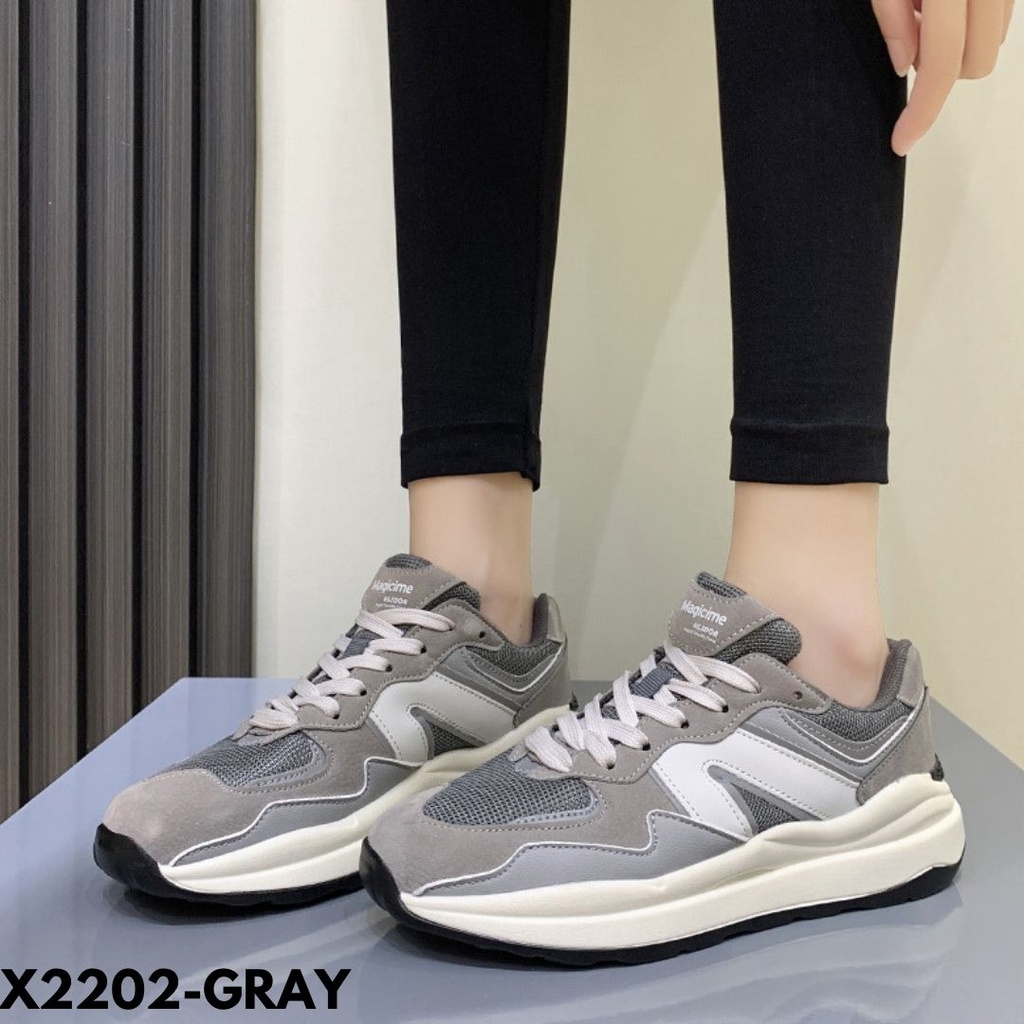 SEPATU SNEAKERS WANITA KEKINIAN TERBARU PADUAN WARNA VIRAL CAKEP BAHAN PU IMPORT 2202