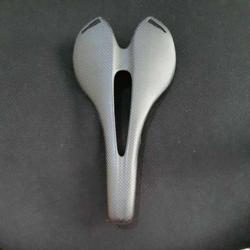 sadel carbon untuk sepeda