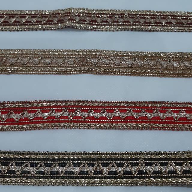 Renda india benang emas