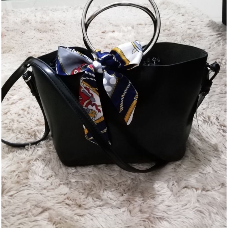 Sling bag Hitam shoopen