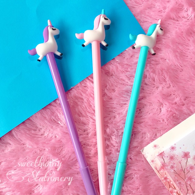 

Jumping Unicorn Pen