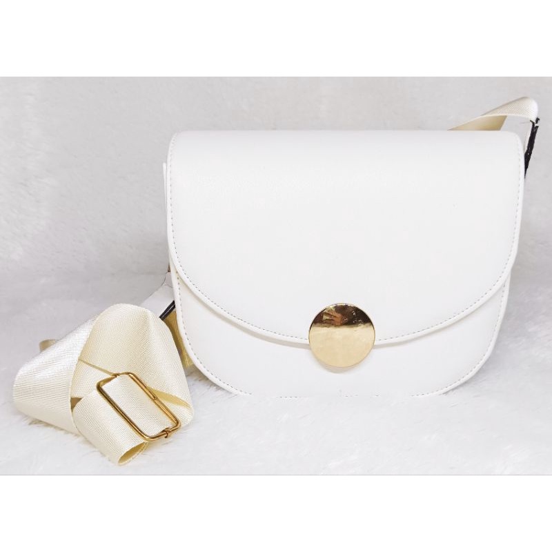 Tas Selempang Wanita Wally Strap Warna Putih