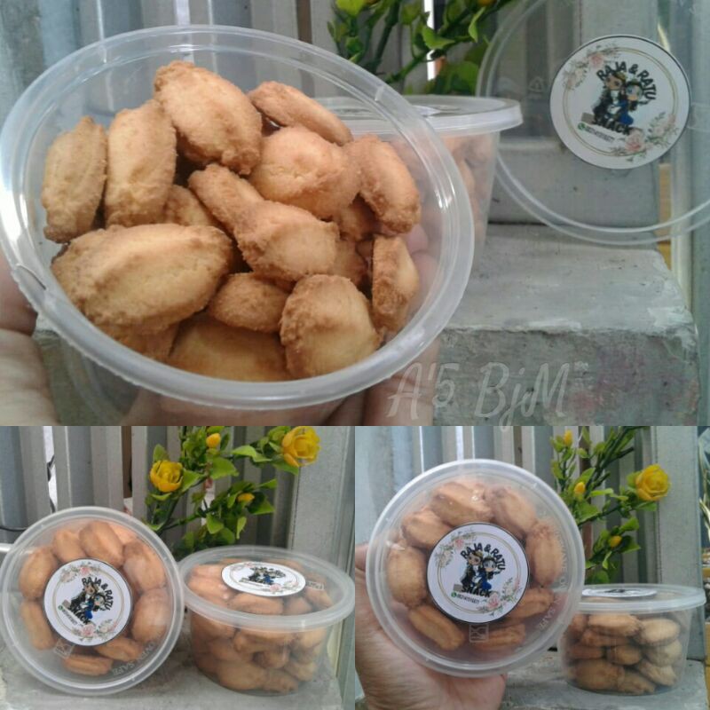 

Kue Kering Susu Cemilan Snack Kuker Gurih Toples Plastik