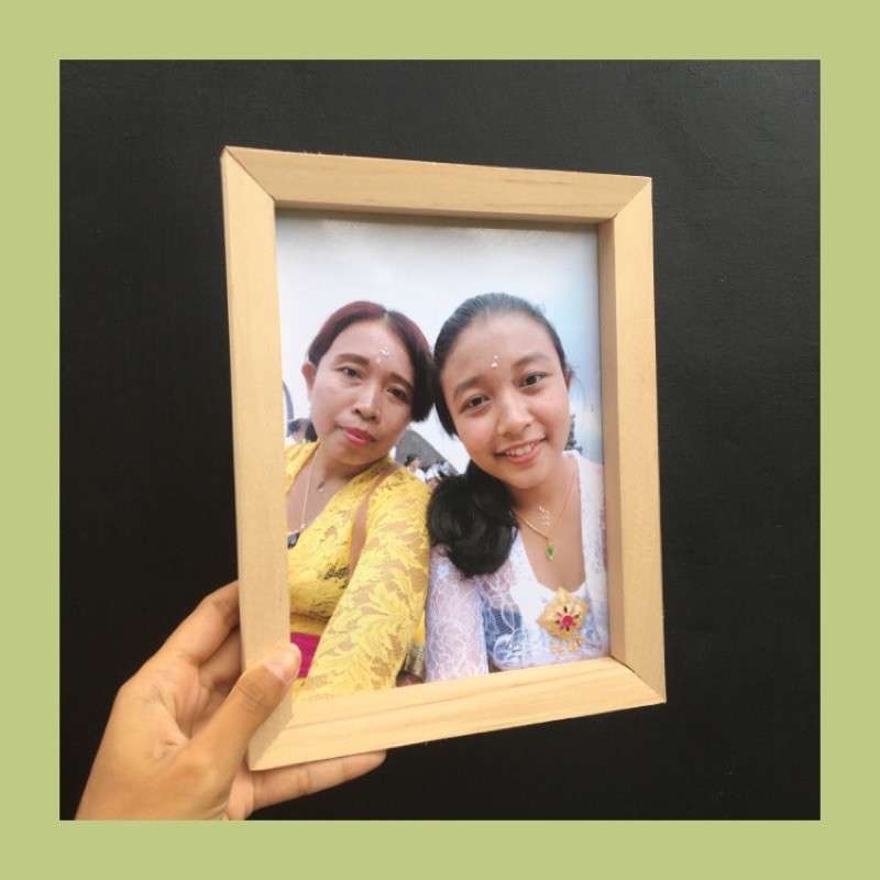 Bingkai Kayu Tanpa Kaca
