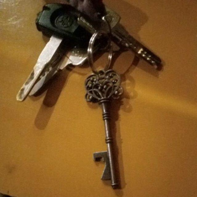 2pcs Pembuka Botol Bentuk Kunci Bahan Metal