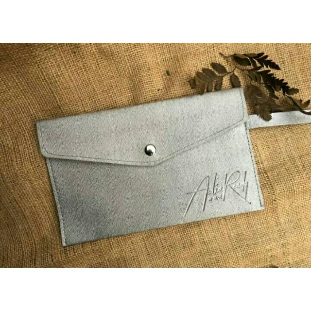 

Pouch Vintage | emboss nama | Souvenir Wedding