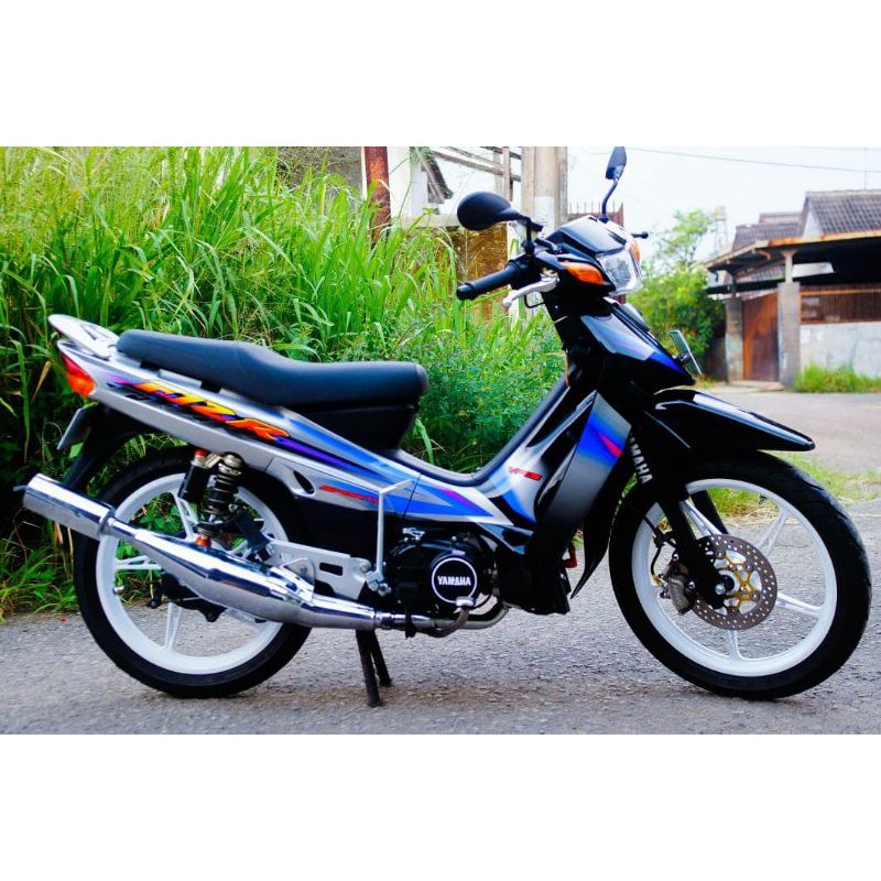 striping f1zr hitam silver