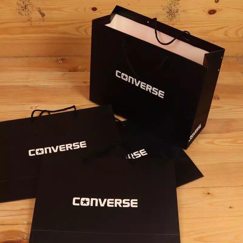 

Paperbag Converse Pembungkus Kado Kantong Kertas Shopping Bag Vans Totebag Hadiah