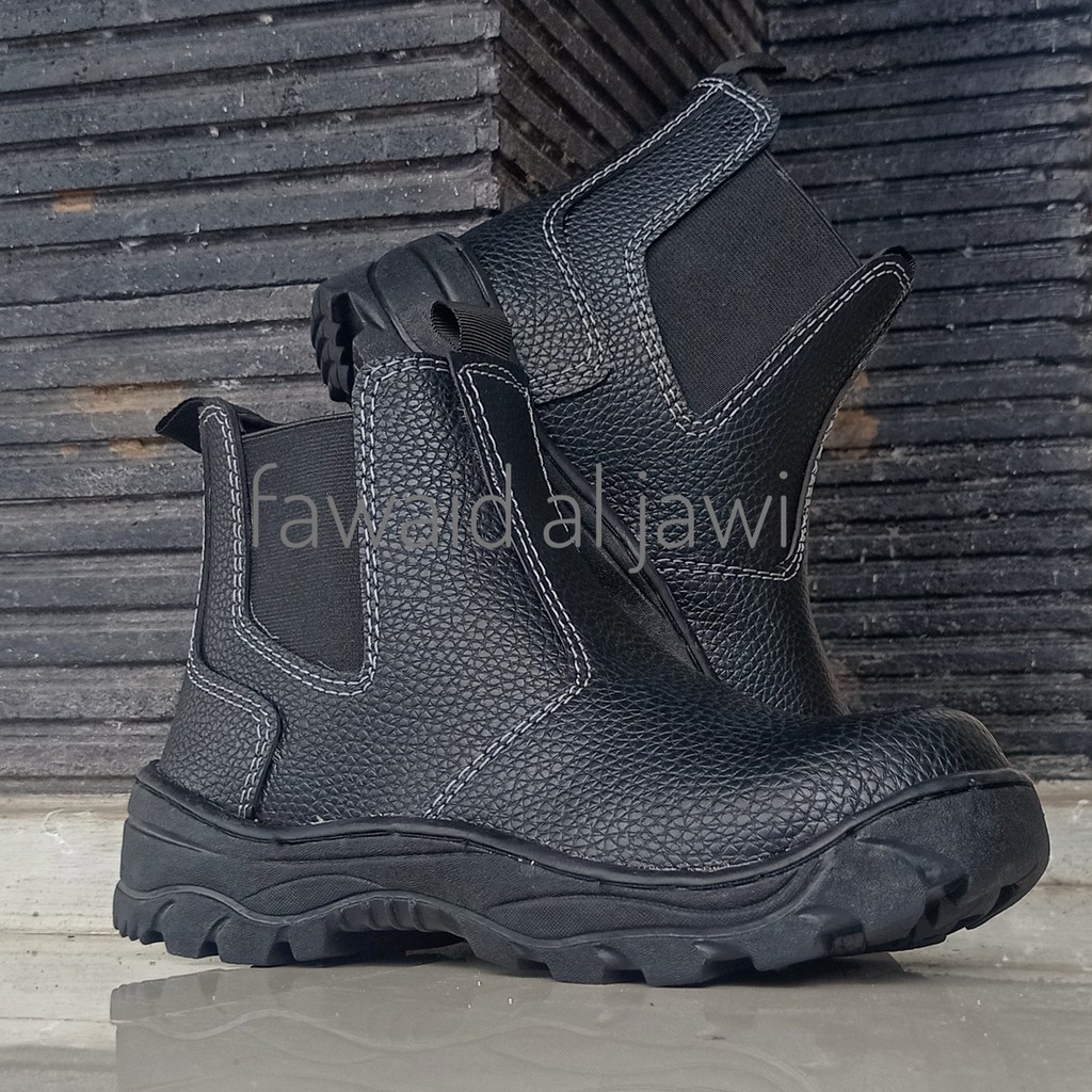 Sepatu Safety Shoes King SKN Kickers Hitam Ujung Besi Kulit Sword Slip On Termurah Proyek Pabrik