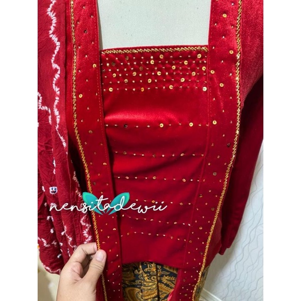 Set Kebaya Payet, Selendang + Jarik Wiru Instan / Kebaya Bludru Kutubaru