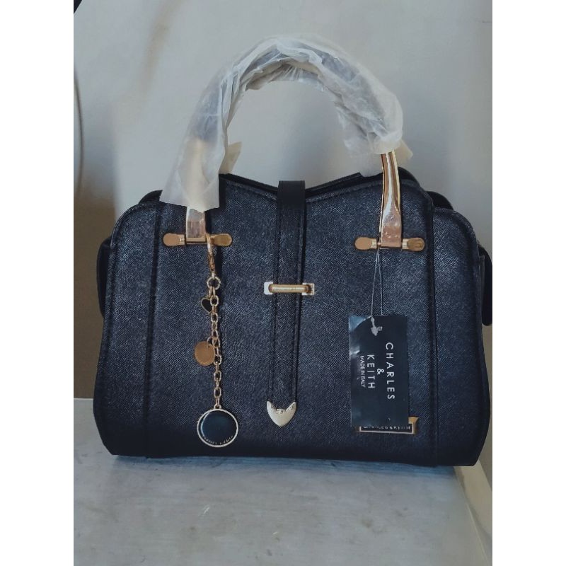 Tas handbag charles and keith hitam