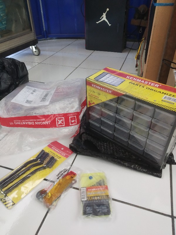 Rak / Kotak Komponen 25 Slot ( Partisi) Kenmaster