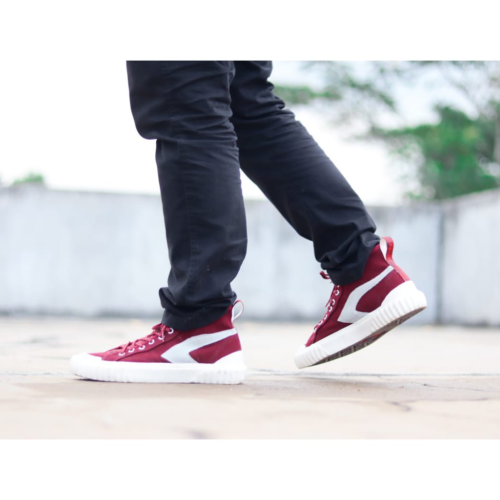 Trust Footwear Heroes 1.0 High Maroon White