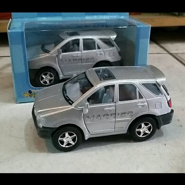 toyota harrier diecast