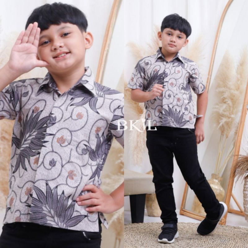 BAJU COUPLE KELUARGA TERBARU SET FAMILY SERAGAM LEBARAN 2022 SARIMBIT GAMIS KELUARGA AYAH IBU ANAK MOTIF BATIK KOMBINASI BAHAN ADEM MEWAH MODERN