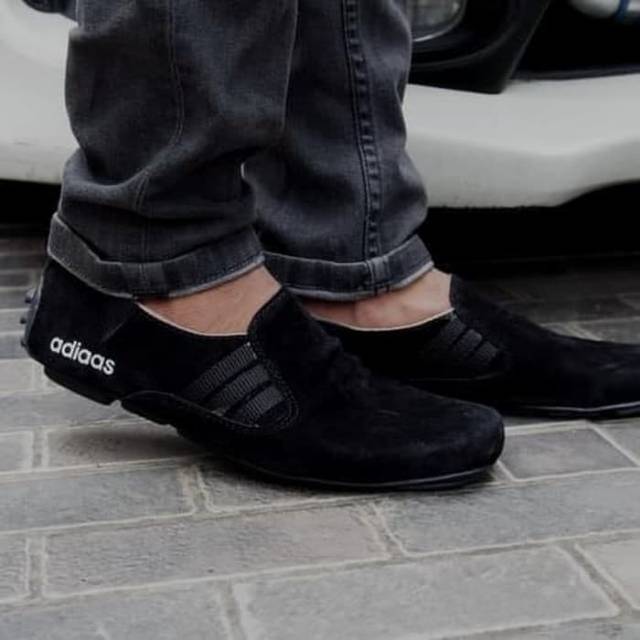 SEPATU SLIP ON ADIDAS PRIA SLOP
