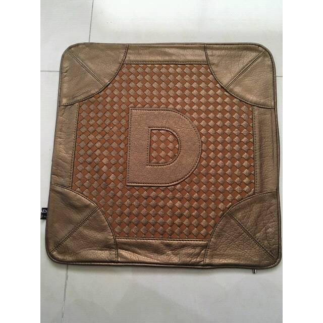 Sarung Bantal Kulit Dad