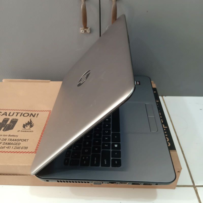 Laptop HP 14-am128TX Core i5-7200U Gen 7 Doblevga Amd Radeon R5 M430 2GB Ram 4GB HDD 1TB Windows 10