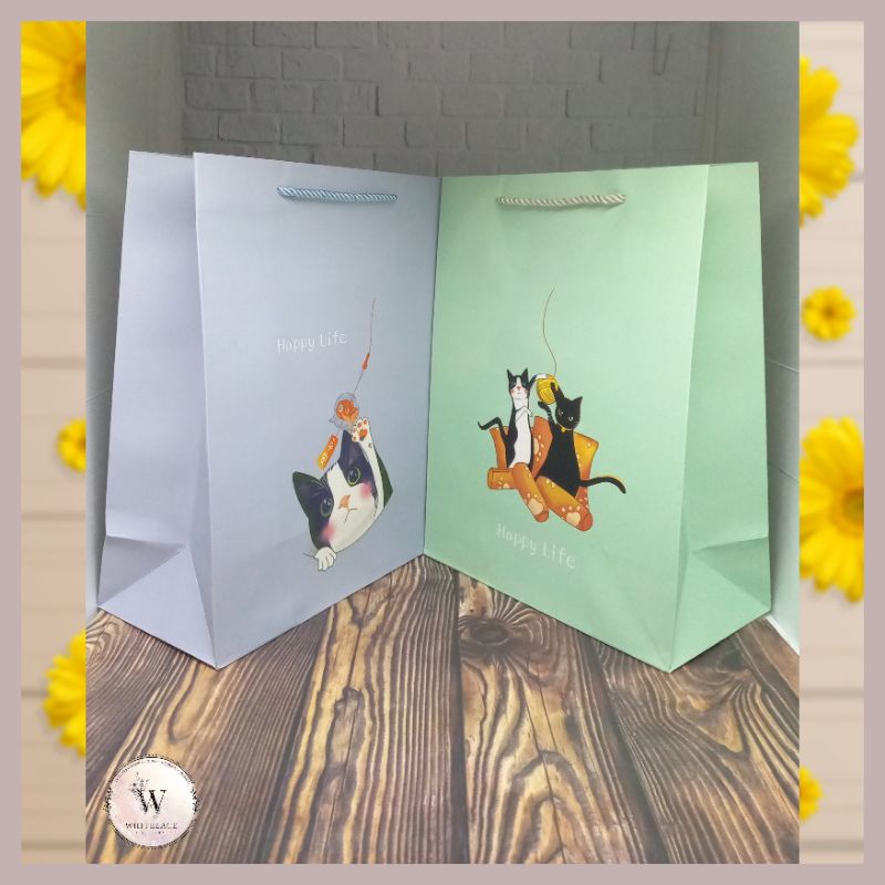 

Paper Bag Kado Model Tali Bentuk Portrait Ukuran Besar (Size L) Playing Cat Series Tas Jinjing Kertas Hadiah Premium