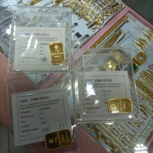 Logam mulia Antam 10gram tegak