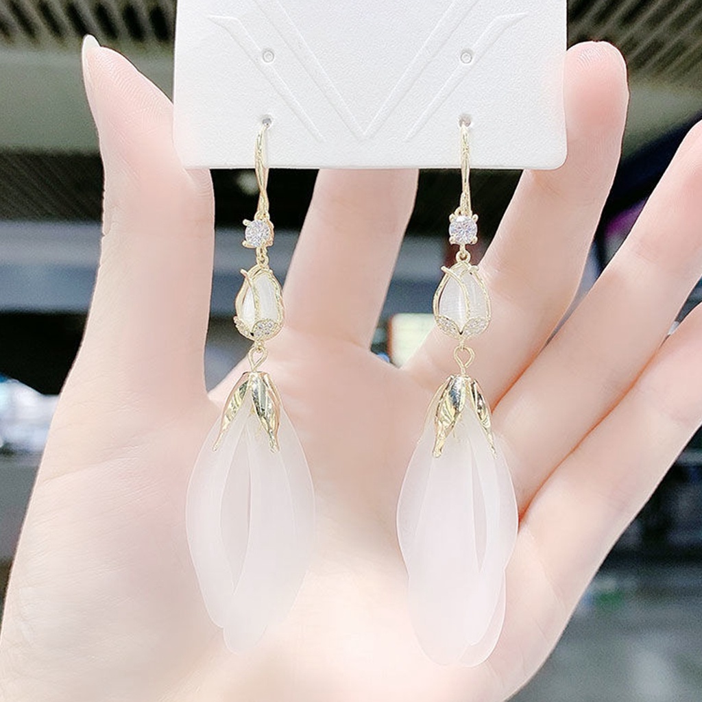 Hu Hu Hu Hu Hu Alat Bantu Pasang Kacamata♡ 1 Pasang Anting Kait Rumbai Panjang Bentuk Kelopak Bunga Warna Putih Tahan Aus Untuk Dekorasi