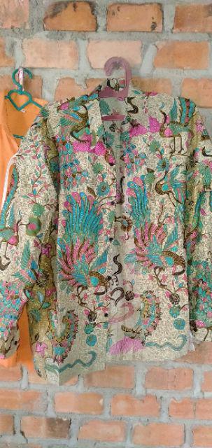 Batik Dianputri | Couple Batik Wanita Blazer Monochrome Motif Garis Seragam Batik Atasanwanita