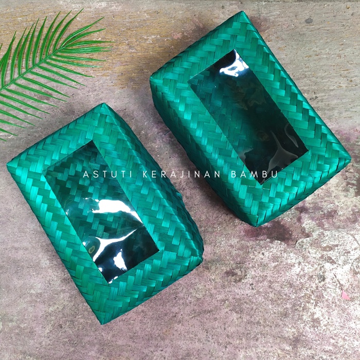 Sepasang Besek Anyaman Bambu Persegi Panjang  20 x 30 x 8 cm Mika Warna/ besek bambu/ besek murah