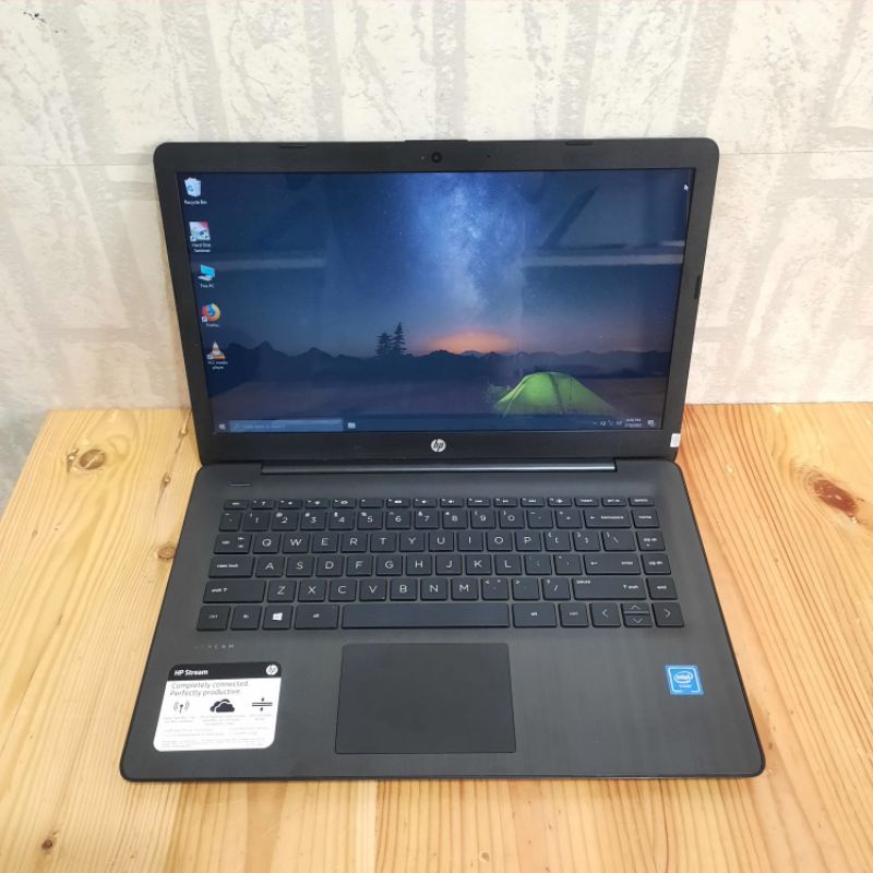 Laptop Hp Stream 14 inch Intel Celeron  Windows 10 Ram 4Gb UHD  Super Slim, Enteng ringan