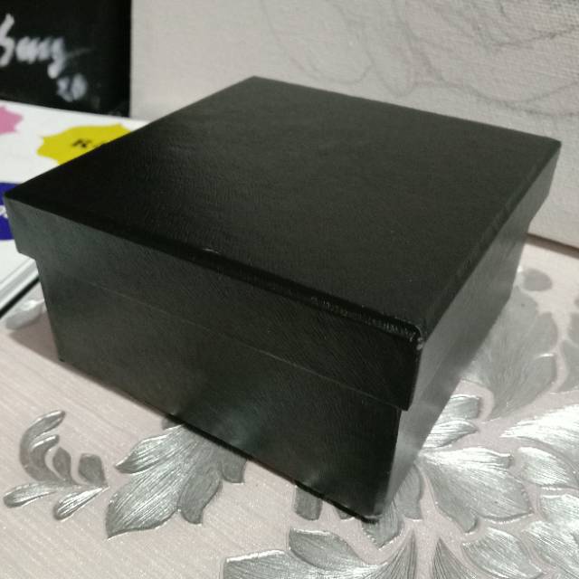 

kotak kado hardbox 9x9x5