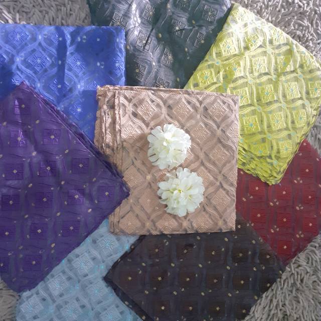 Jilbab organza motif kotak2
