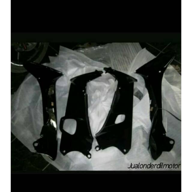 Tebeng sayap luar dalam supra x lama