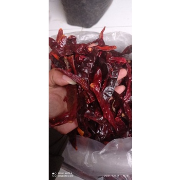 

KEMASAN ( 1KG ) CABE MERAH BESAR SUDAH BERSIH DARI TANGKAI. KUALITAS BAGUS