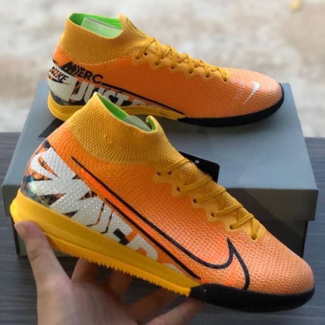 Sepatu Futsal Nike Mercurial Superfly VII Laser Orange IC