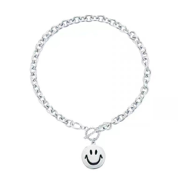 Kalung Rantai Liontin Smiley Bahan Titanium Steel Gaya Hip Hop Vintage